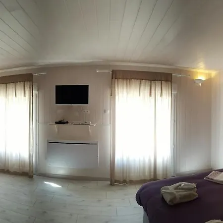 L Acacia Guest house