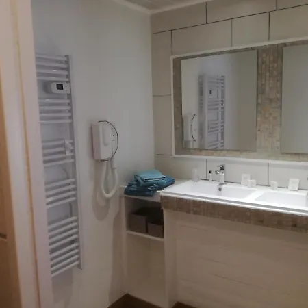 L Acacia Guest house